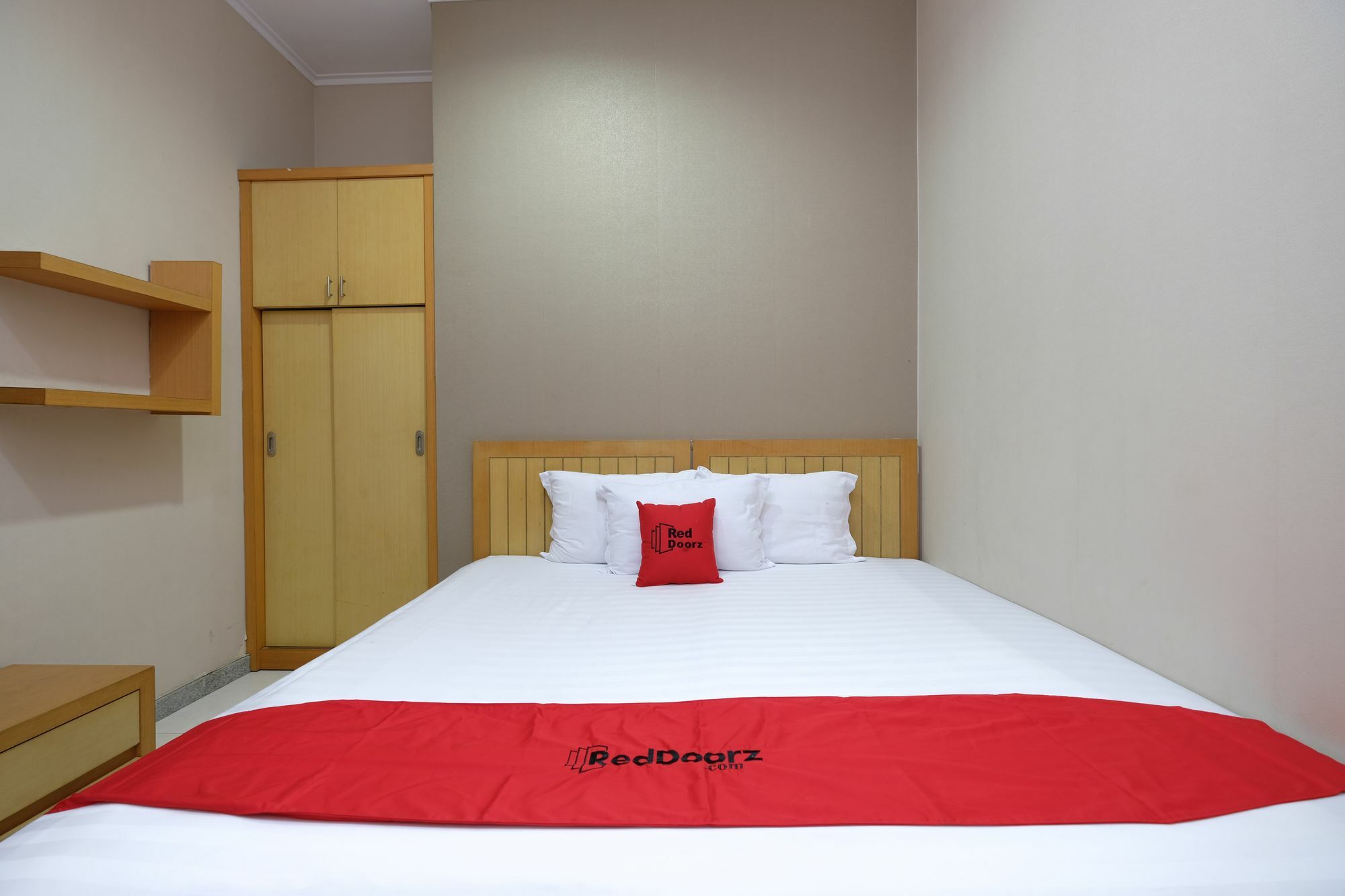 Reddoorz Plus Near Simpang Lima Semarang Kültér fotó