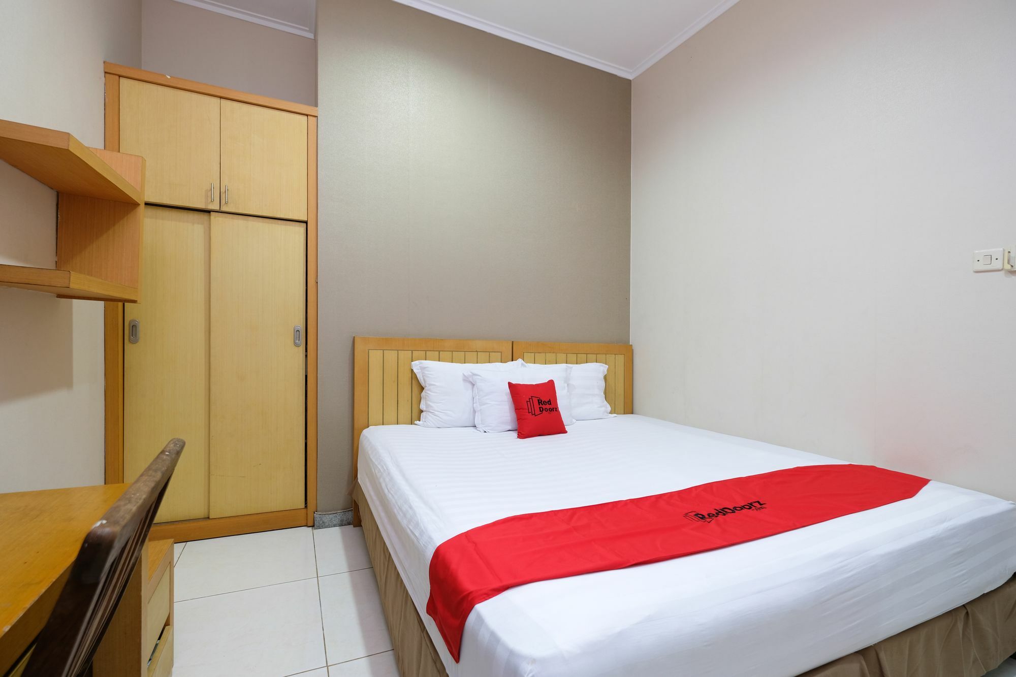 Reddoorz Plus Near Simpang Lima Semarang Kültér fotó