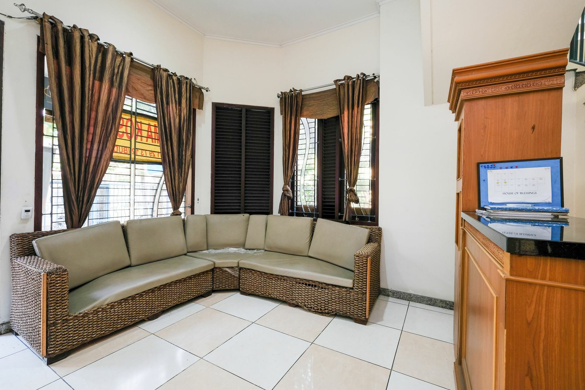 Reddoorz Plus Near Simpang Lima Semarang Kültér fotó