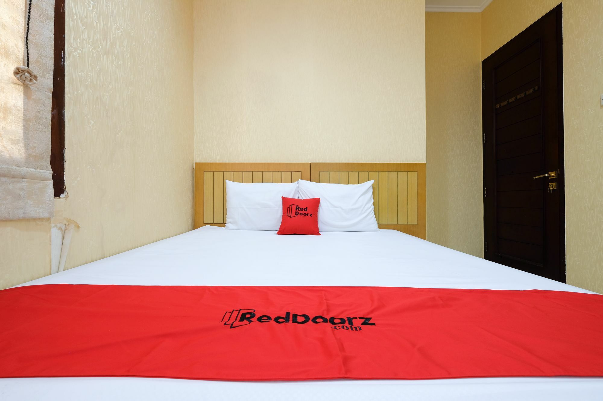 Reddoorz Plus Near Simpang Lima Semarang Kültér fotó
