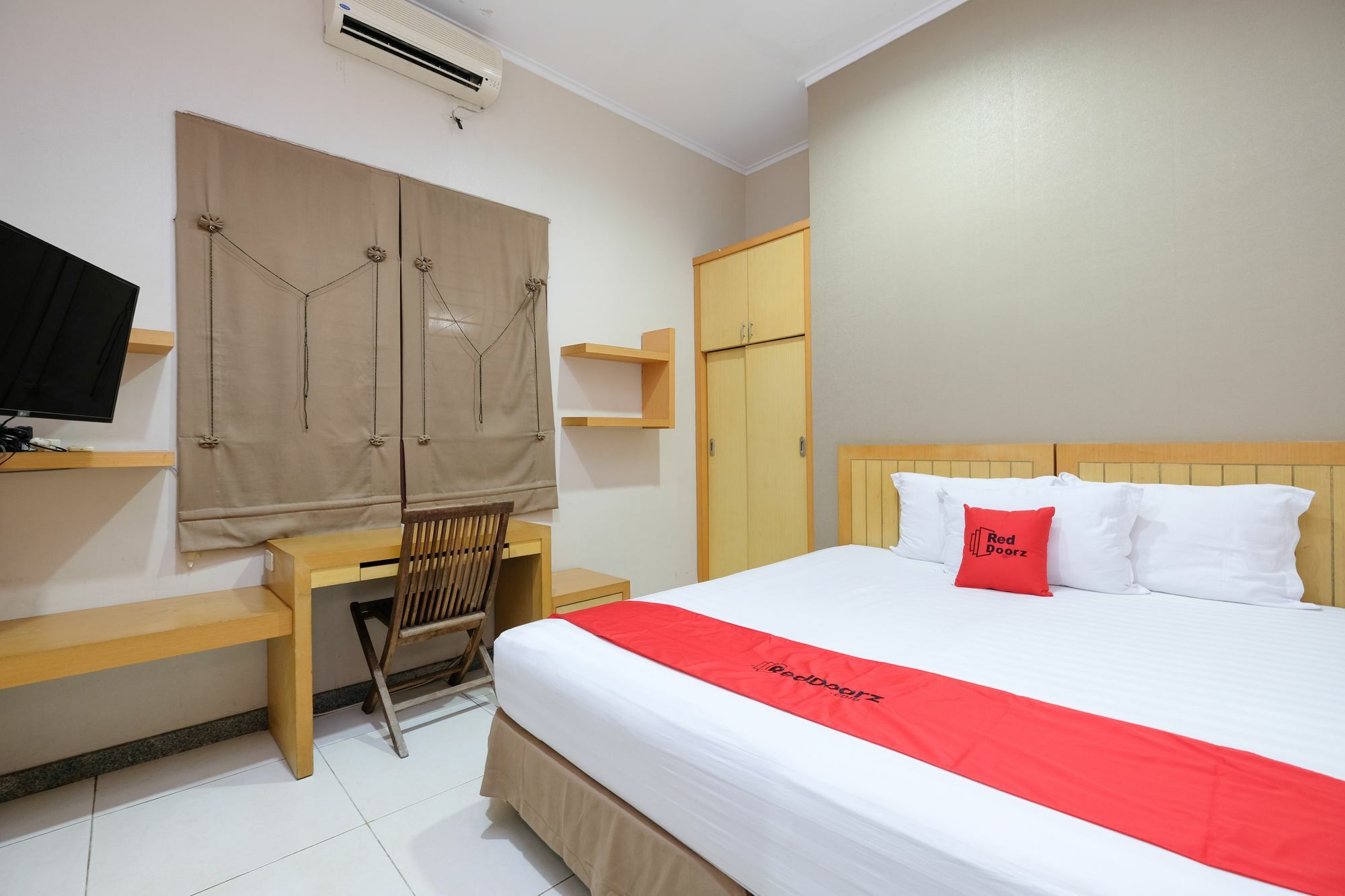 Reddoorz Plus Near Simpang Lima Semarang Kültér fotó
