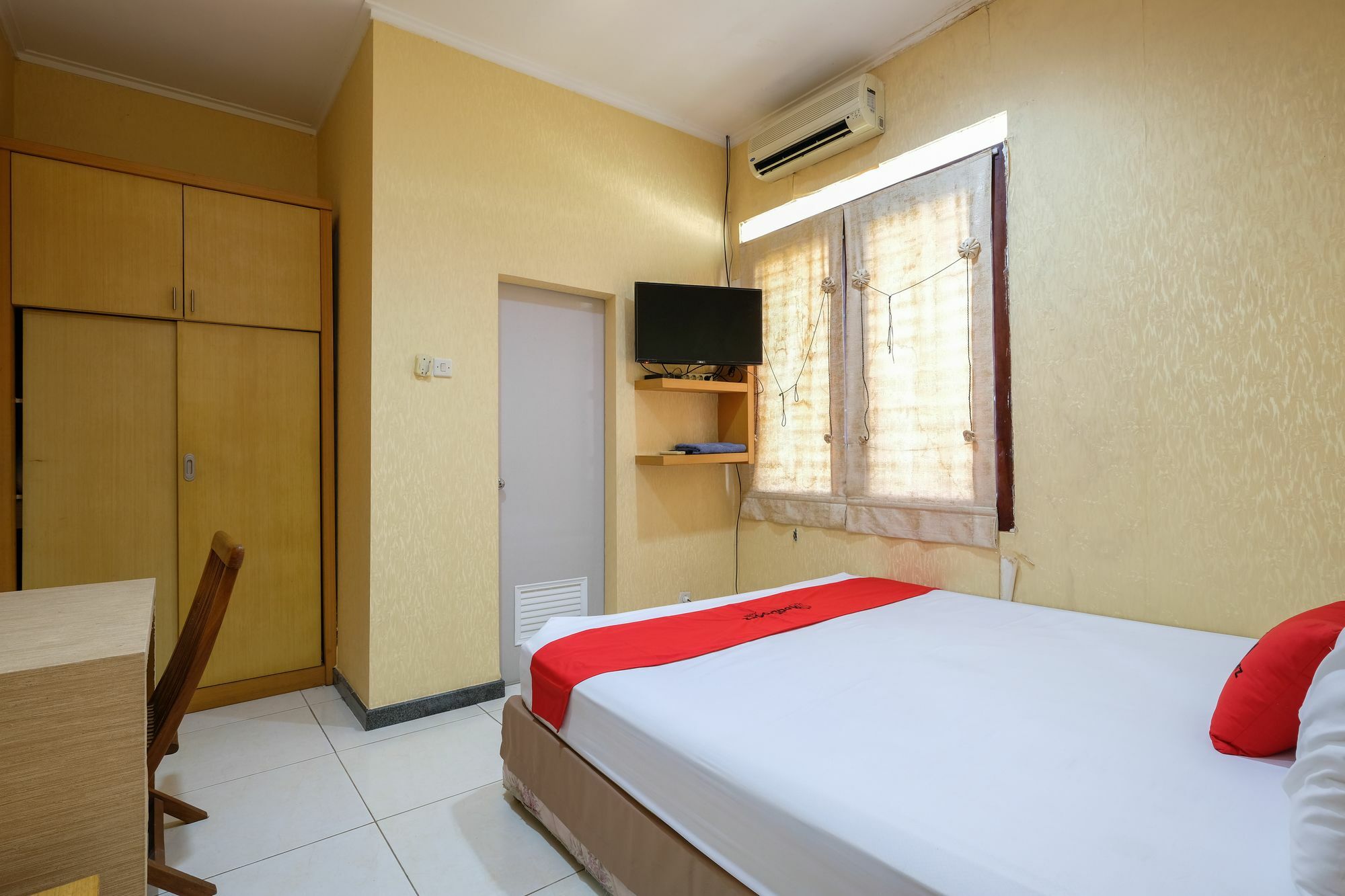 Reddoorz Plus Near Simpang Lima Semarang Kültér fotó