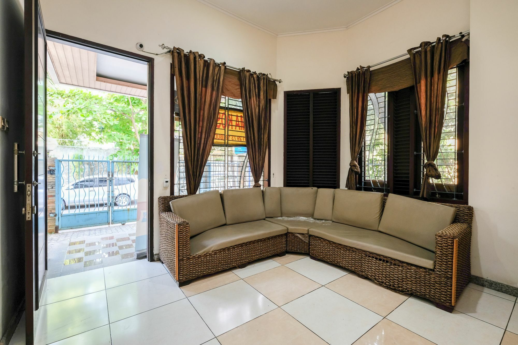 Reddoorz Plus Near Simpang Lima Semarang Kültér fotó